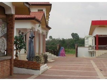 True Vine Hotel Kumasi Exterior foto